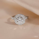 Round Cut Diamond Engagement Ring