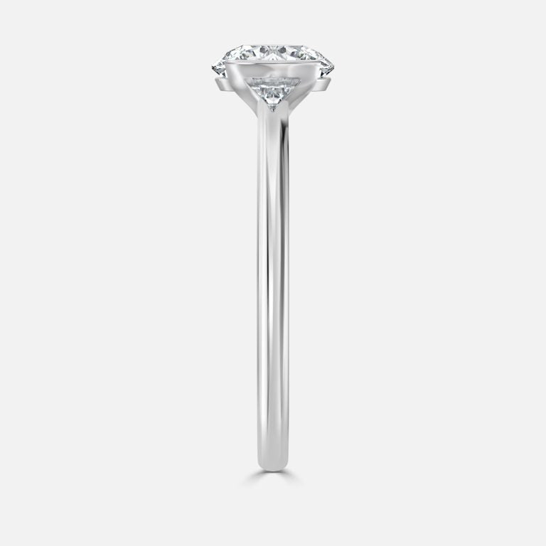 1.5ct Bezel-Set Center Round Diamond Ring