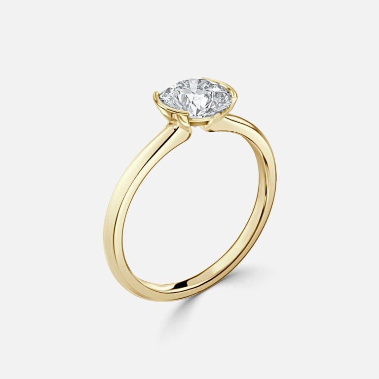 1.5ct Bezel-Set Center Round Diamond Ring