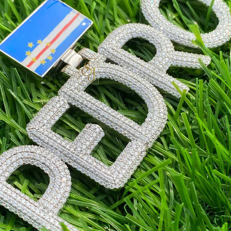 Diamond Name Pendant “Pedro” in 10K solid Gold – 7.56 CTW