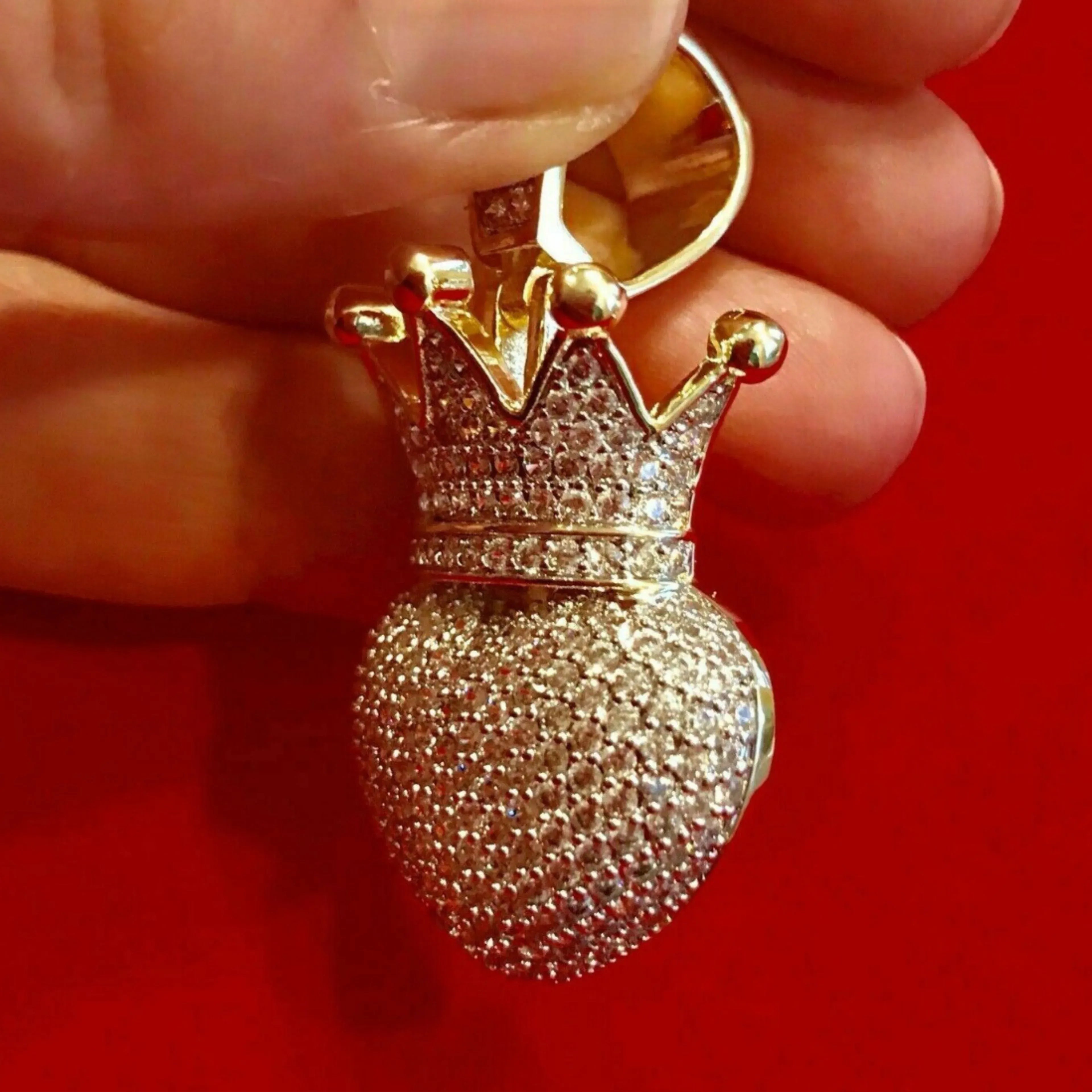 Hip hop Heart Crown 925 Silver Diamond Pendant - 1.36 CTW