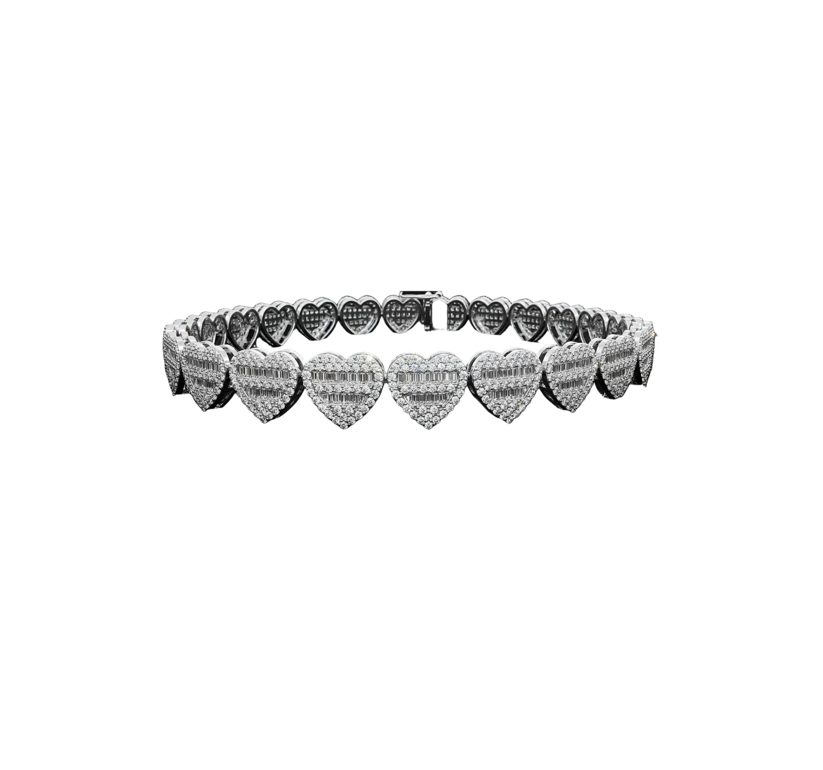 Luxury 10MM VVS Baguette Heart Tennis Bracelet: Unisex Diamond Elegance