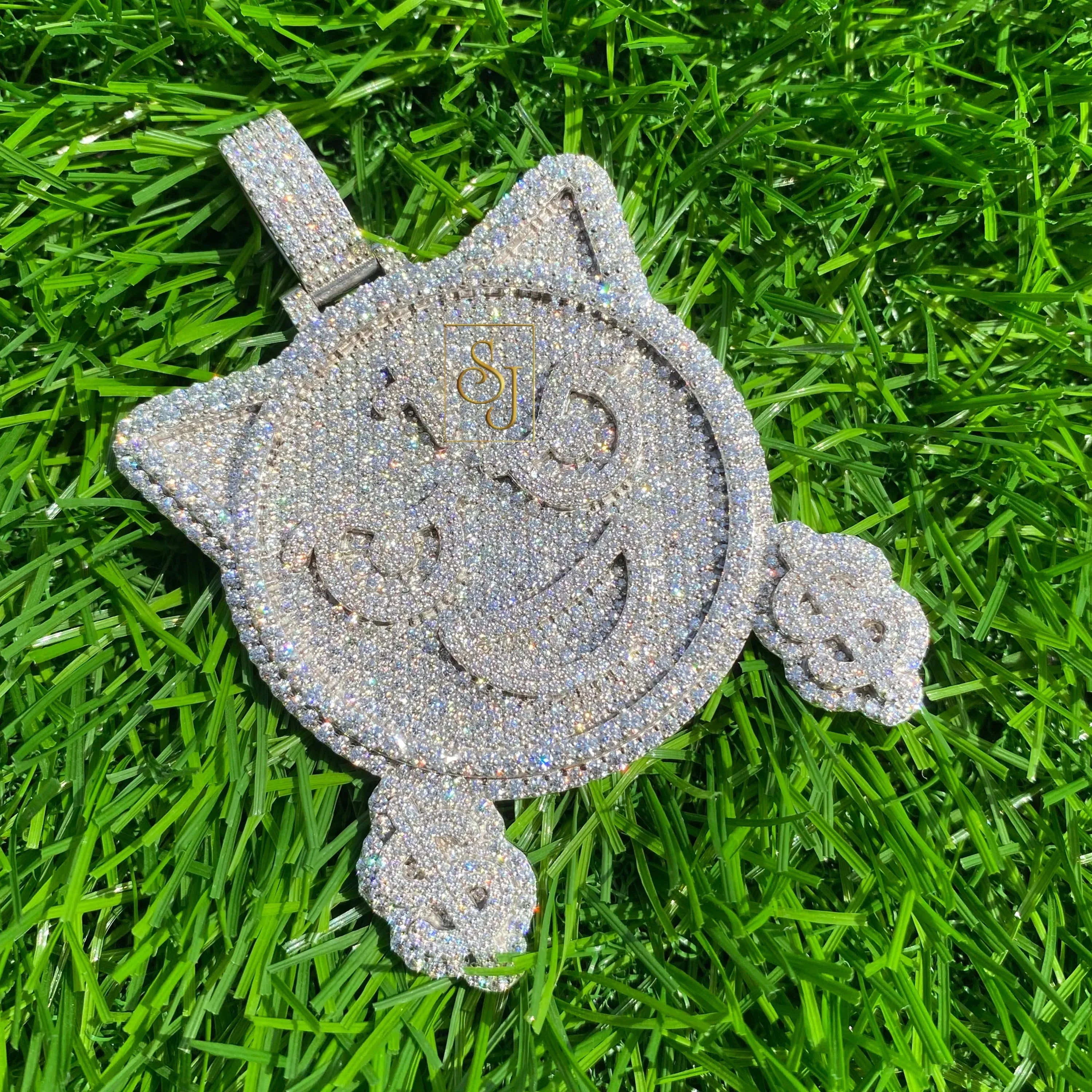 Gold Smiley Face Pendant Natural VVS Diamonds - 15.04 CTW