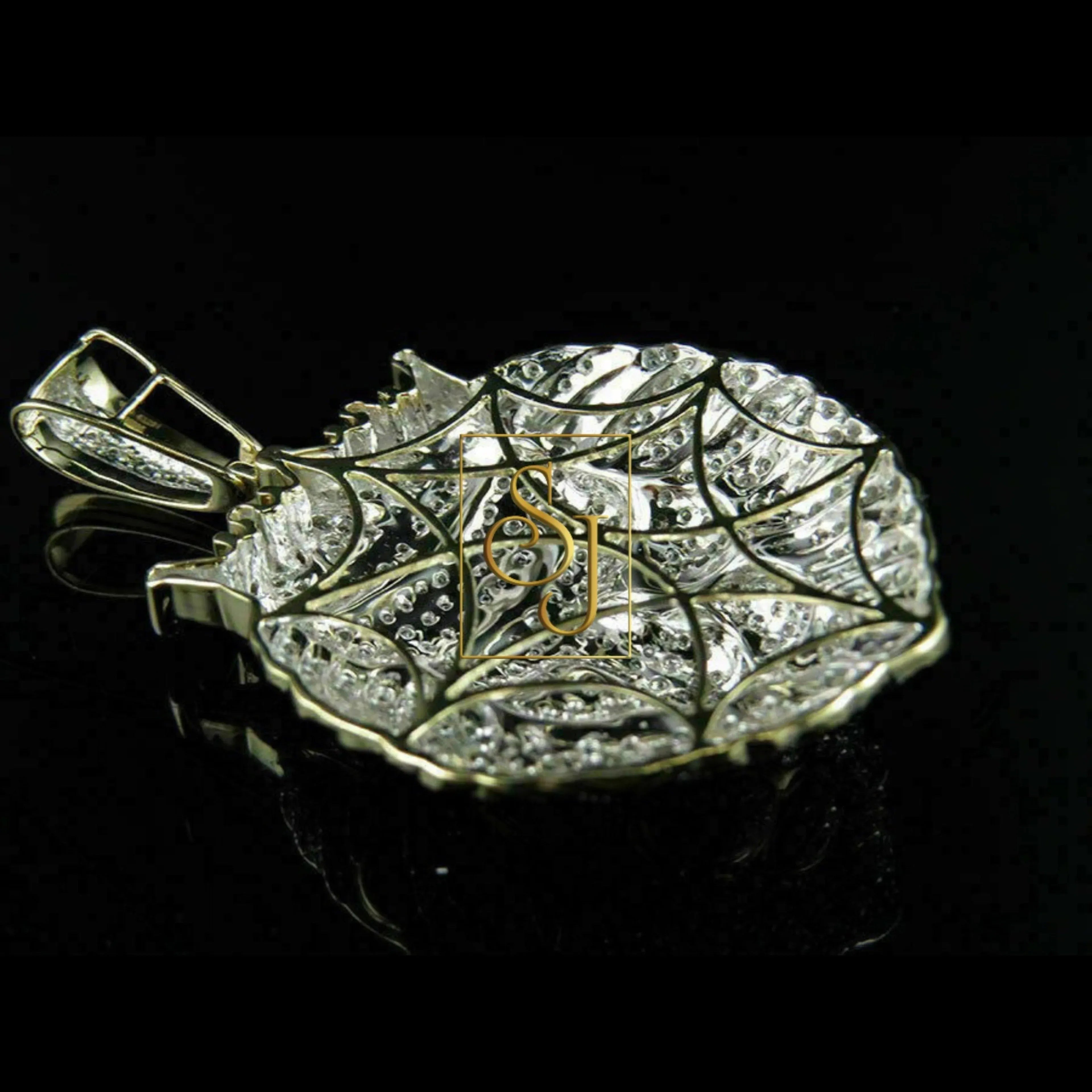 Men's VVS LION Diamond Pendant - 4.50 CTW