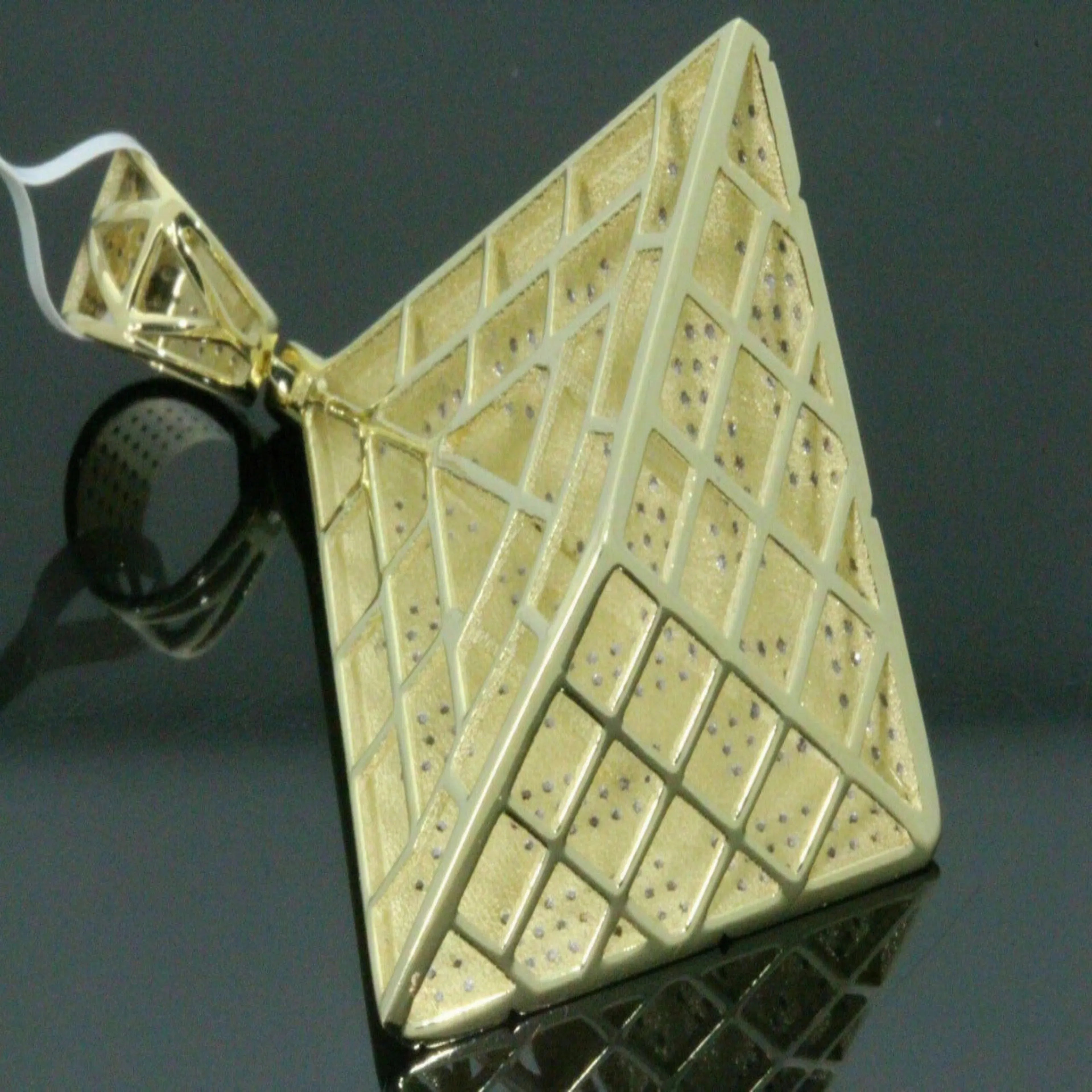 Egyptian pyramid 10K solid gold diamond pendant - 2.96 CTW