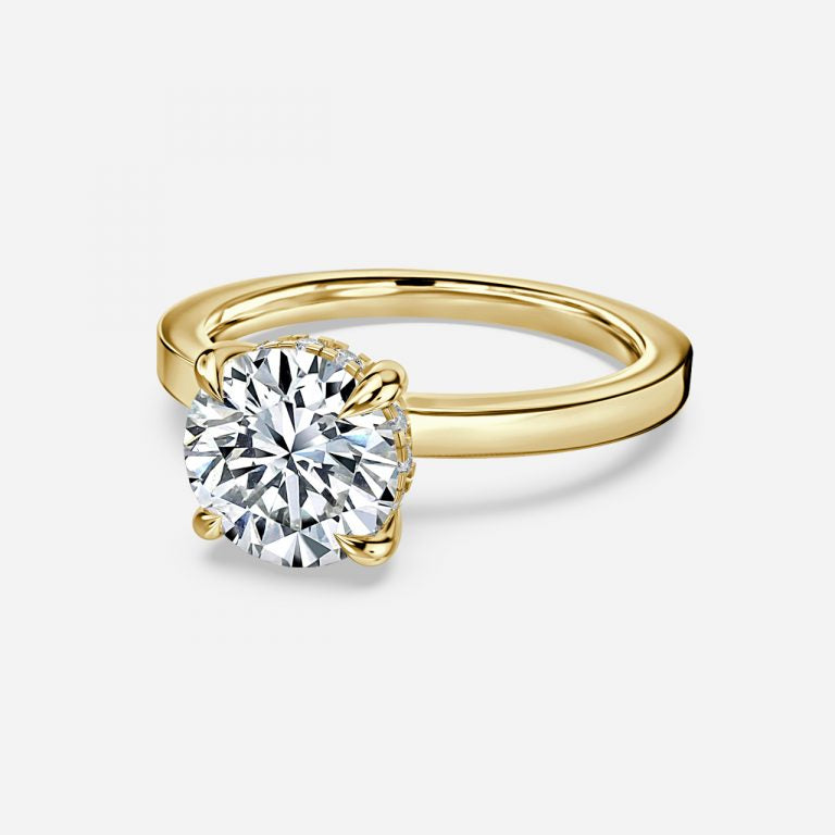 Round Cut Engagement Ring