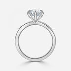 Round Cut Solitaire Engagement Ring