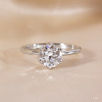 Round Cut Diamond Engagement Ring