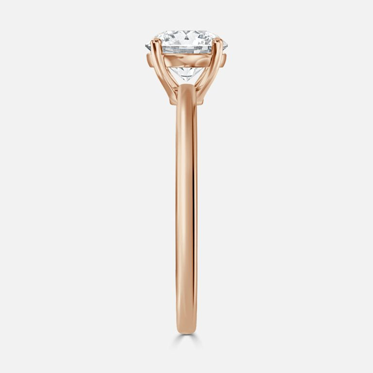 Round Cut Solitaire Engagement Ring