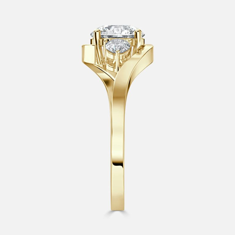 Round Cut Diamond Engagement Ring