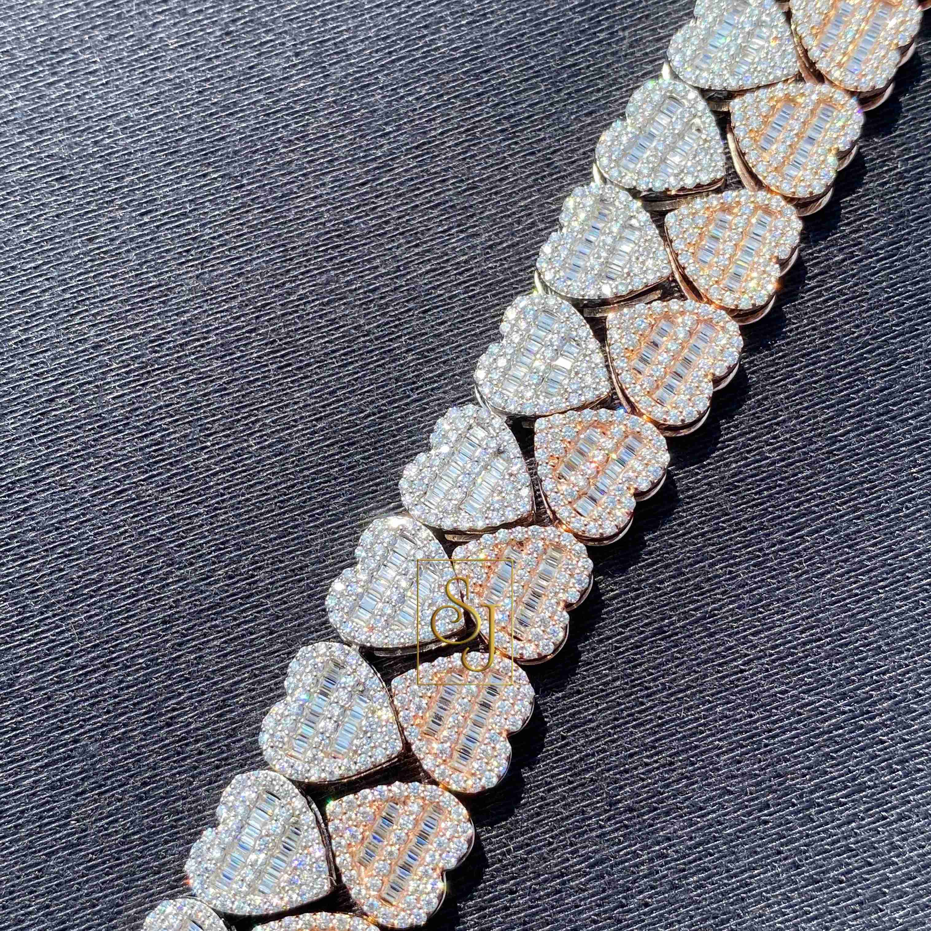 Luxury 10MM VVS Baguette Heart Tennis Bracelet: Unisex Diamond Elegance